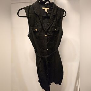 Black Sleeveless Button-Up Dress